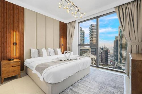 Skyline Views 2BR Near Burj Khalifa & Dubai Mall with Pool Access, Dubai (foto 3)
