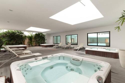 سبا, Alquiler en torre Green Life con amenities in Deauville