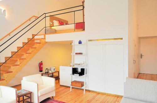 Condes de Azevedo Palace Apartments - image 2