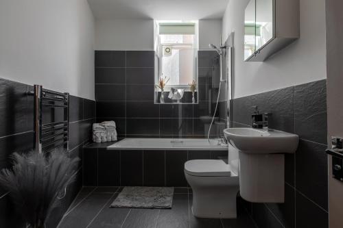Round House Apartments - image 5