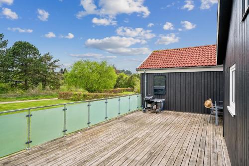 Three-Bedroom Holiday Home  image 10