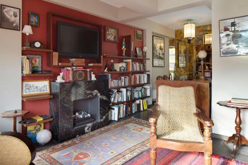 One-Bedroom Apartment image 10