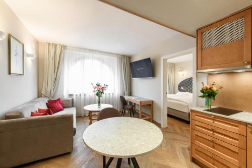 Studio Apartment image 6