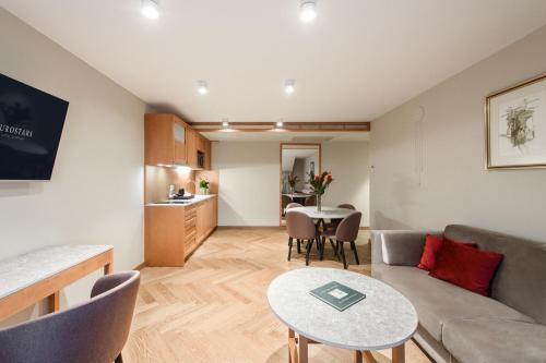Family Two-Bedroom Suite image 3