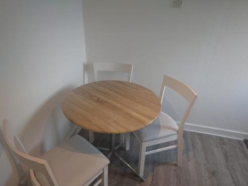 設施, 3 bedroom terraced house in 拉克霍爾