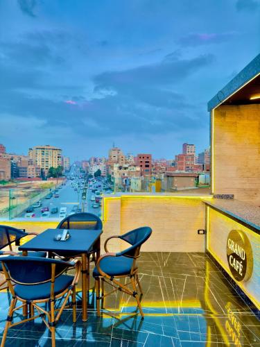 Pyramids Rose Inn - image 13