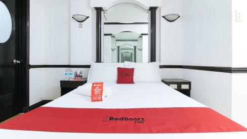 RedDoorz Plus at Villa Gloria Taguig, Manila