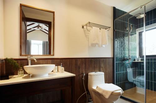 Queen Room with Garden View room in Coralina Hill Villa