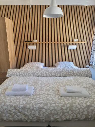 1 double bed