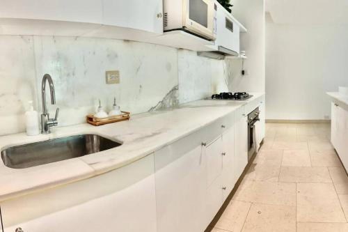 Modern Comfort - Spacious 2BR in Walled City - image 5