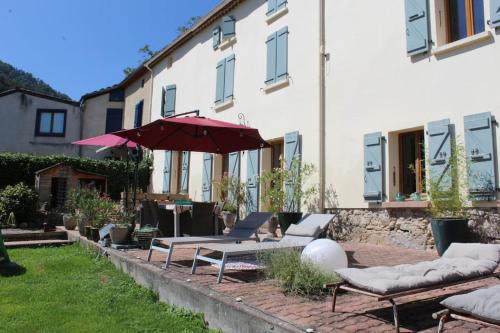 Grande maison familiale gîte à louer Ganac