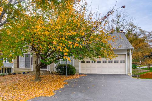 Spacious Family Retreat Near DC Ideal For Groups! Spacious Family Retreat Near DC Ideal For Groups!