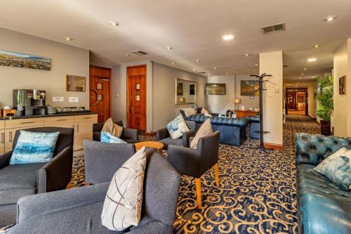 Bar/lounge, Britannia Hotel Leeds Bradford Airport in Leeds Bradford Airport and Nearby