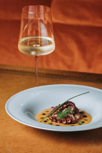 Royal Garden - image 2