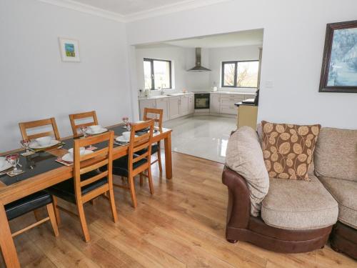 ทัศนียภาพภายนอกโรงแรม, Country Bungalow in กอร์ทีน