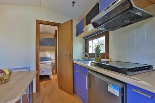 One-Bedroom Bungalow image 7