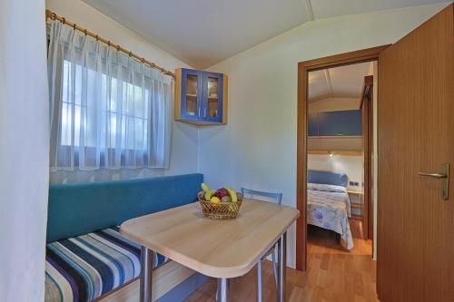 One-Bedroom Bungalow image 1