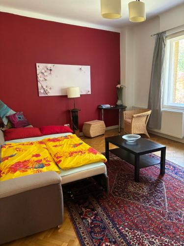 Judy and Sandor Apartmen - image 11