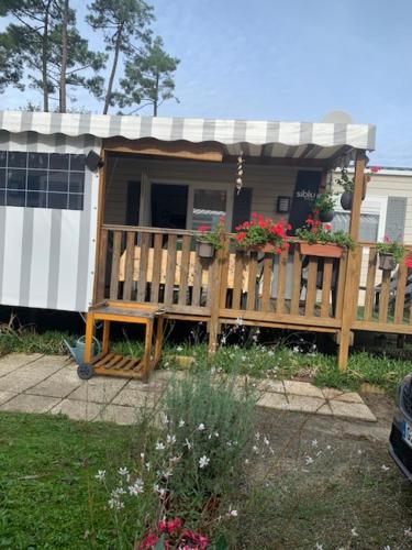 Mobilhome tout confort 40 m2 pour 4 personnes Mobilhome tout confort 40 m2 pour 4 personnes