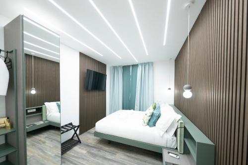 New Luxury Rooms Room Type - Queen Room with Balcony