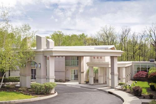 Howard Johnson by Wyndham Newburgh in Newburgh, USA