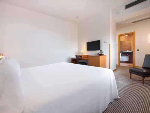Tryp Leon Hotel - image 3