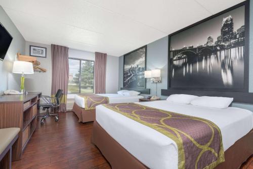 Super 8 by Wyndham Bloomington/Airport in Bloomington, USA