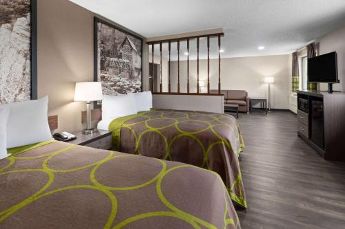 Super 8 by Wyndham Summersville/New River National Park in Summersville