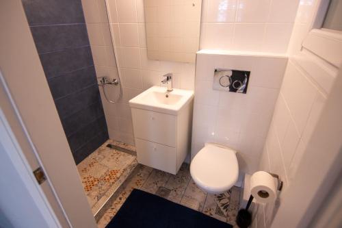 Nice Apartment in Athens center, Ateny (zdjęcie 4)
