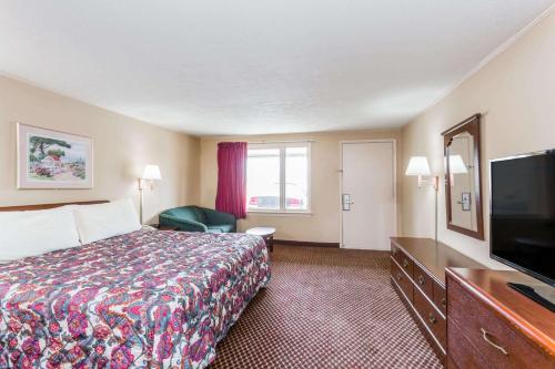 Travelodge by Wyndham Ridgeway Martinsville Area in Martinsville, USA