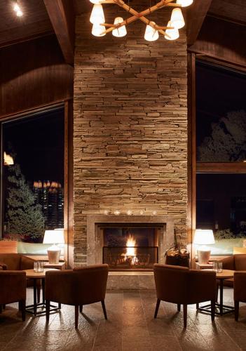 Shared lounge/TV area, Pellestova Hotell Hafjell in Oyer