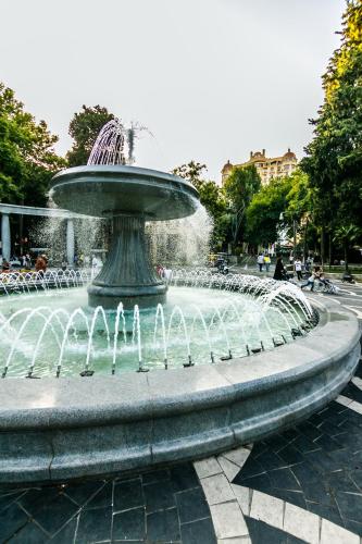 Luxury Downtown, Baku