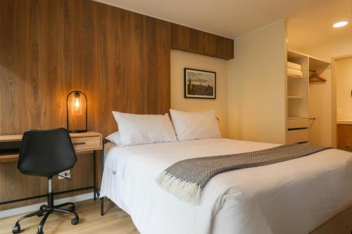 One-Bedroom Apartment image 2