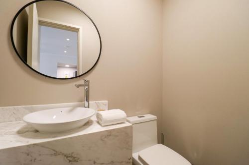 Liven in Miraflores by Wynwood House