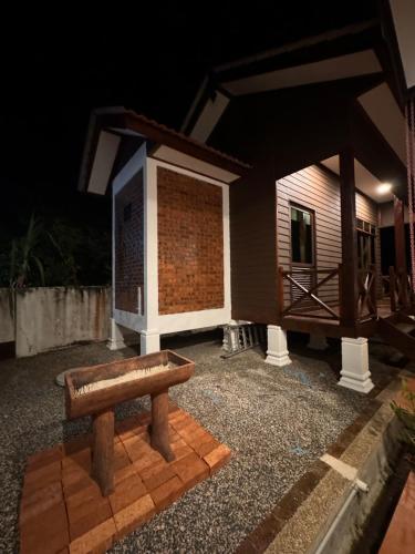 Exterior view, Wan's Beach RoomStay in Dungun