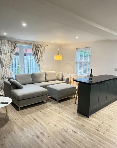Gorgeous 2 bed apartment with free parking near, Sefton Park, Palm House, Lark Lane, Liverpool and Everton football clubs, Liverpool