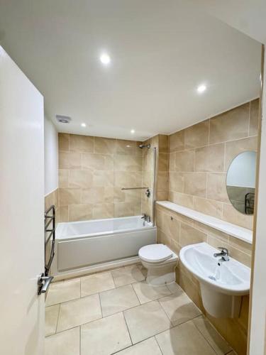 Gorgeous 2 bed apartment with free parking near, Sefton Park, Palm House, Lark Lane, Liverpool and Everton football clubs, Liverpool (photo 4)