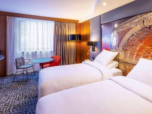 Superior Room with Two Zip Beds
