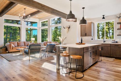 The Basin - Luxury Family Cabin in Philipsburg in Philipsburg (MT)