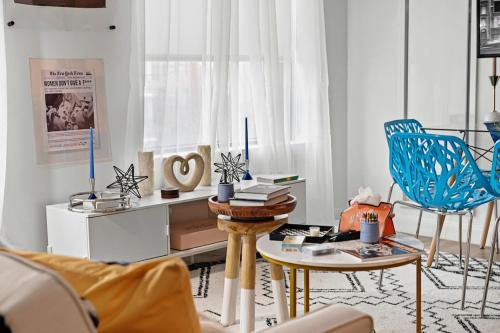 The Dazzling Two-Bedroom Two-Bath Suite in Cambridge in Cambridge, USA