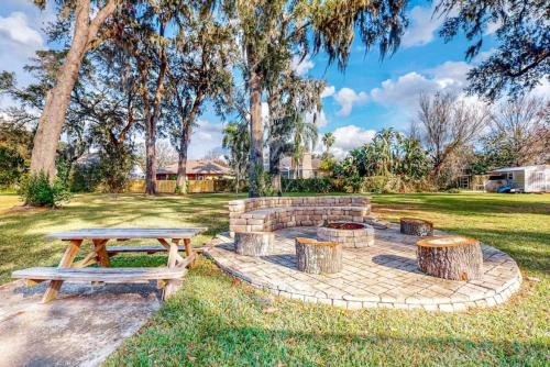Central Florida 8BR with Pool, Spa, Treehouse in Plant City, USA