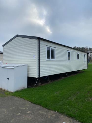 Зовнішній вигляд готелю, 3 Bedroom - Stunning Caravan in Coastal Eyemouth in Аймут