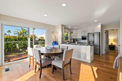 Oceanview Townhome Just Steps from Iconic Windansea Beach in San Diego, USA