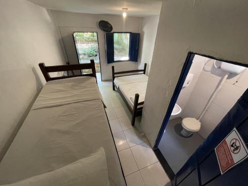 1 double bed, 1 bunk bed