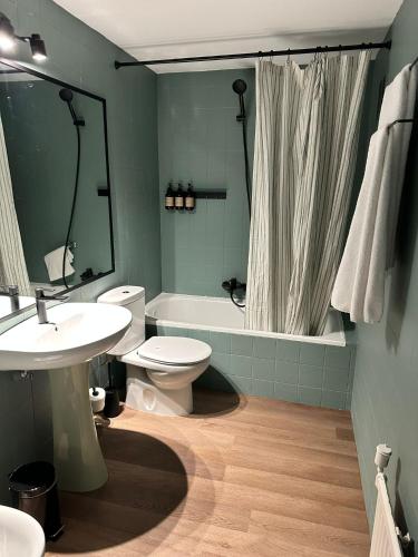 Double Room image 9