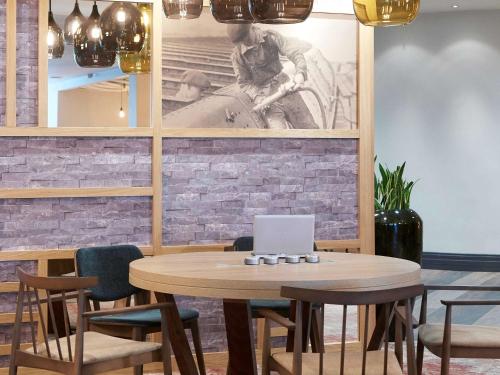 Mercure Cardiff Holland House Hotel & Spa - image 14