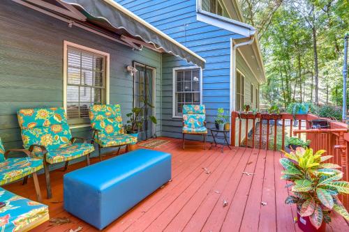 about 30 Mi to Atlanta - The Wellness Manor with Deck! in Snellville, USA