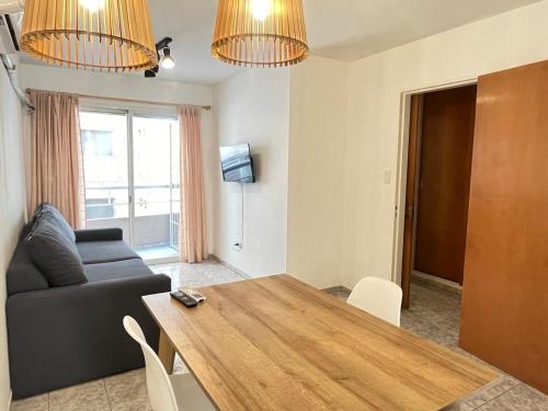 One-Bedroom Apartment image 7