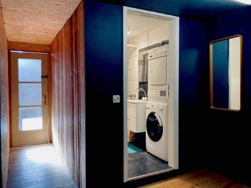 La Val Swiss Alpine Cottage with Southern Flavor in Calpiogna