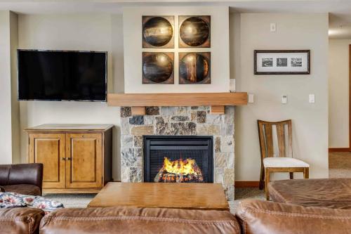 Capitol Peak Lodge 3304 by Snowmass Mountain Lodging